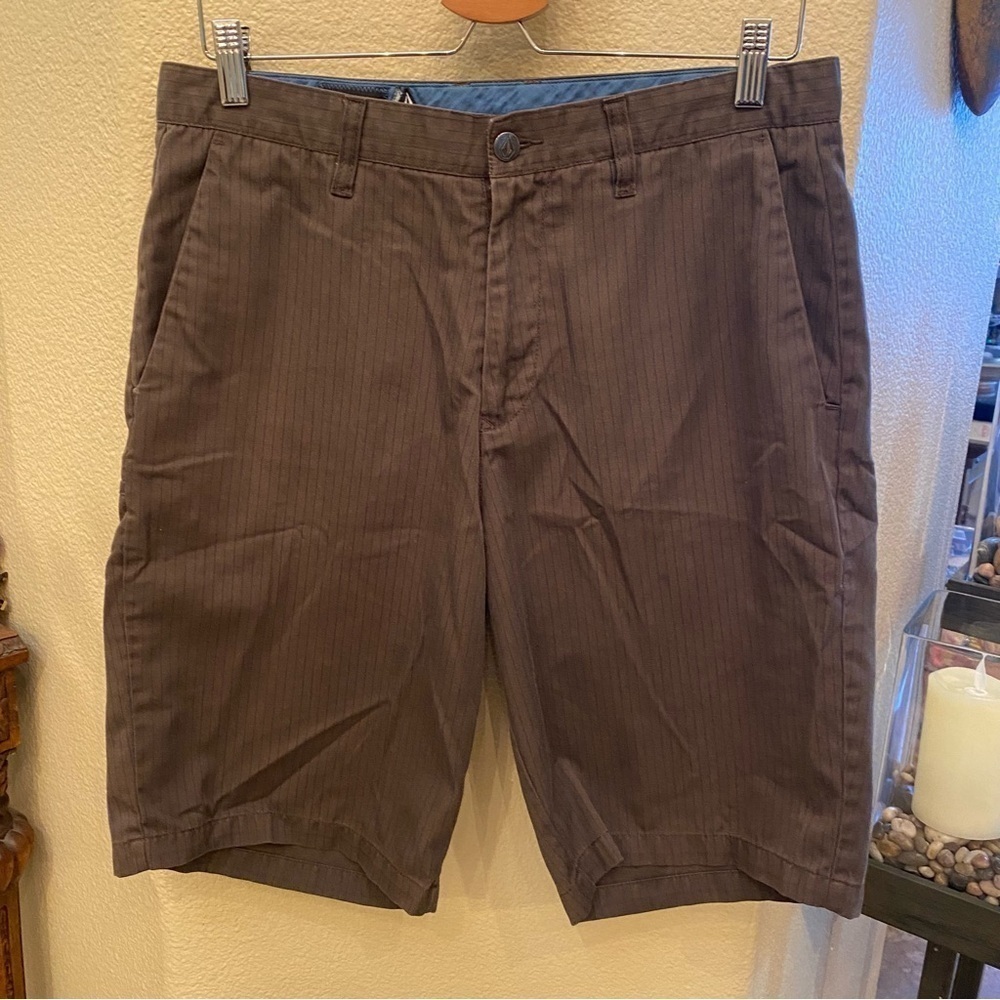 VOLCOM Men Brown Striped Corpo Class Shorts Size 32